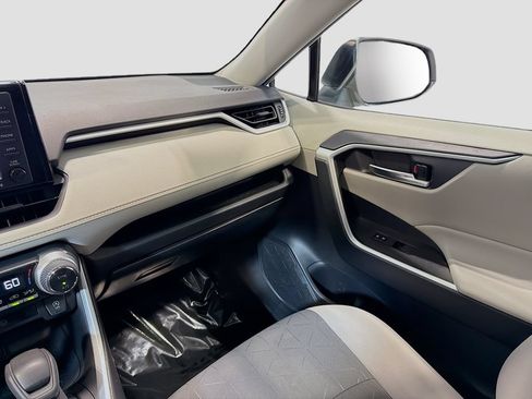 Used 2021 Toyota RAV4 XLE w/ Convenience Package AWD/4WD image 23