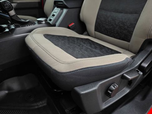 Used 2022 Ford Bronco Wildtrak image 22