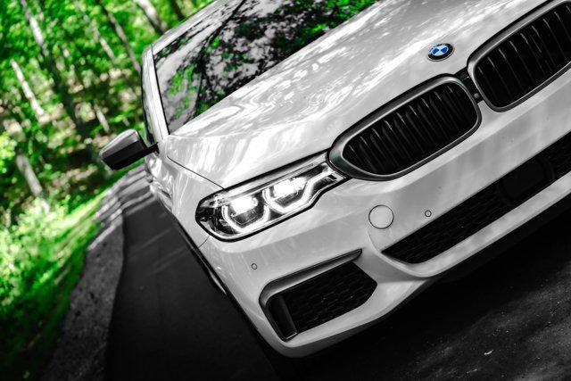 Used 2020 BMW M550i xDrive w/ Dynamic Handling Package AWD/4WD image 2