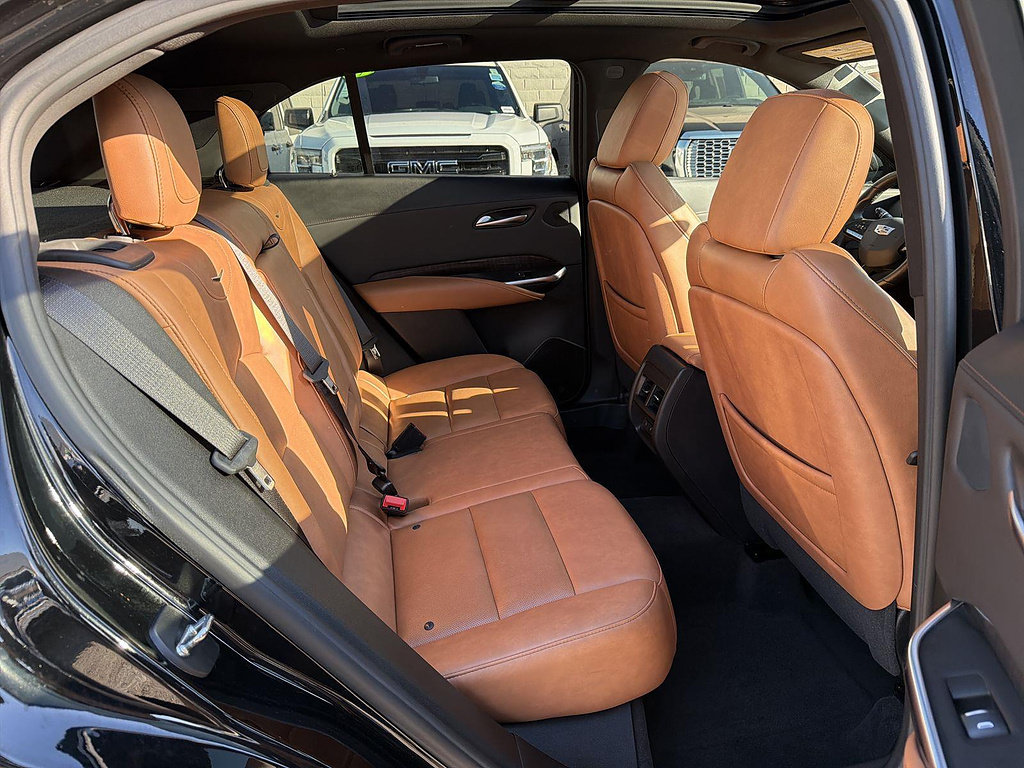Used 2023 Cadillac XT4 Sport w/ LPO, Onyx Lite Package AWD/4WD image 27