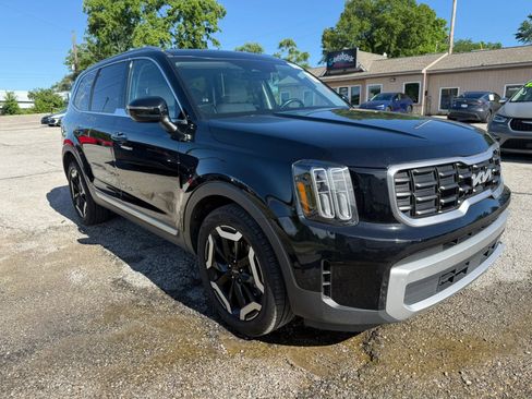 Used 2024 Kia Telluride S AWD/4WD image 1