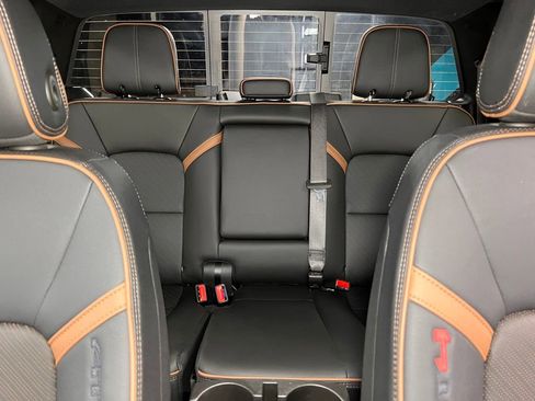 Used 2025 GMC Canyon AT4 w/ AT4 Premium Package image 21