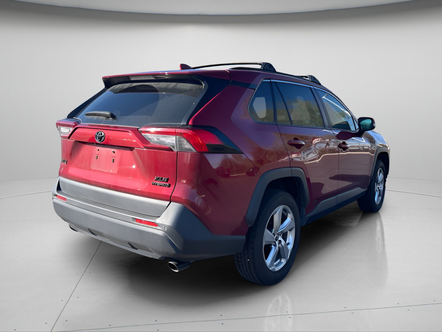Used 2021 Toyota RAV4 XLE Premium AWD/4WD image 5