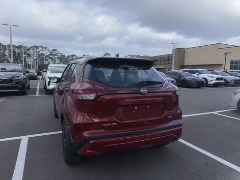 Used 2023 Nissan Kicks SR w/ SR Premium Package image 3