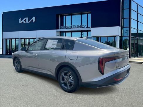 New 2026 Kia K4 FWD image 3