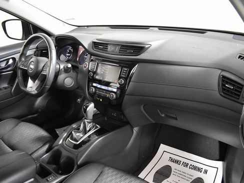 Used 2018 Nissan Rogue SV image 35