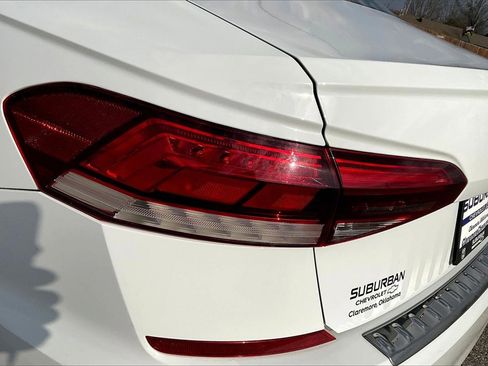 Used 2022 Volkswagen Passat 2.0T SE image 32