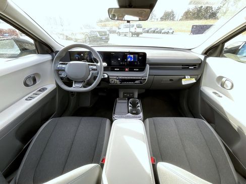 New 2026 Hyundai Ioniq 5 SE image 13