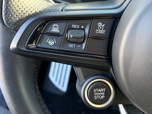 Used 2022 Alfa Romeo Giulia Veloce image 23