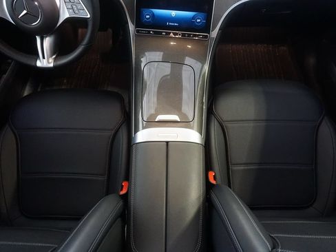 Used 2024 Mercedes-Benz GLC 300 4MATIC image 28