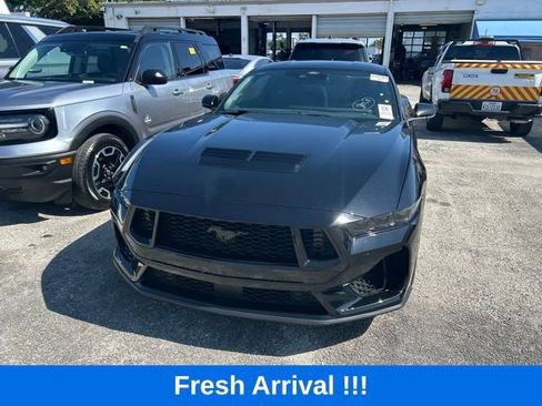 Used 2025 Ford Mustang GT Premium RWD image 3
