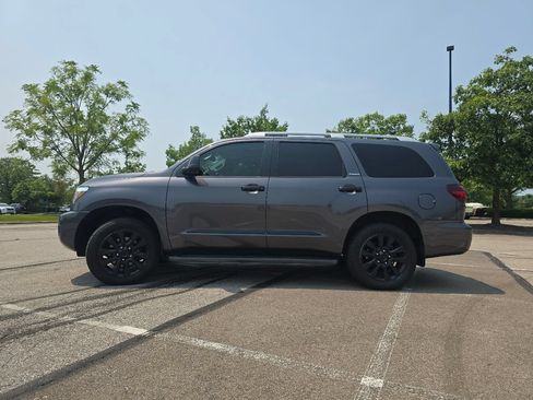 Used 2018 Toyota Sequoia Platinum AWD/4WD image 11