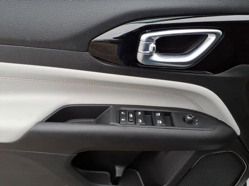 New 2026 Jeep Compass Limited image 15