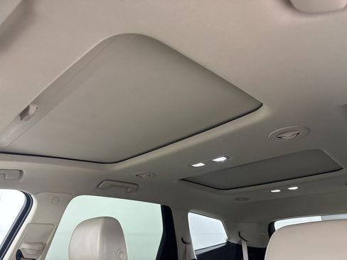 Used 2023 Buick Enclave Premium w/ Experience Buick Package image 19