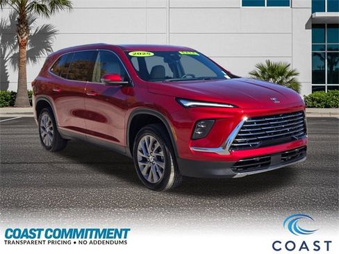 Used 2025 Buick Enclave Preferred w/ Power Package image 2