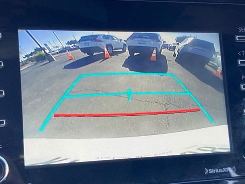 Used 2021 Toyota Camry SE image 19