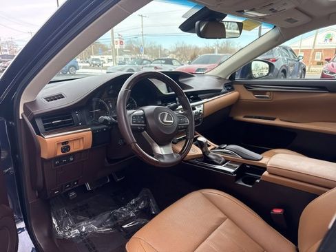Used 2017 Lexus ES 350 w/ Luxury Package image 9