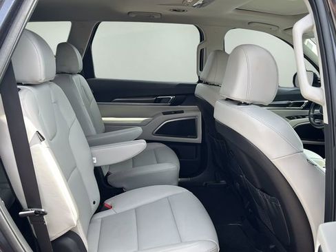 Used 2025 Kia Telluride S FWD image 12
