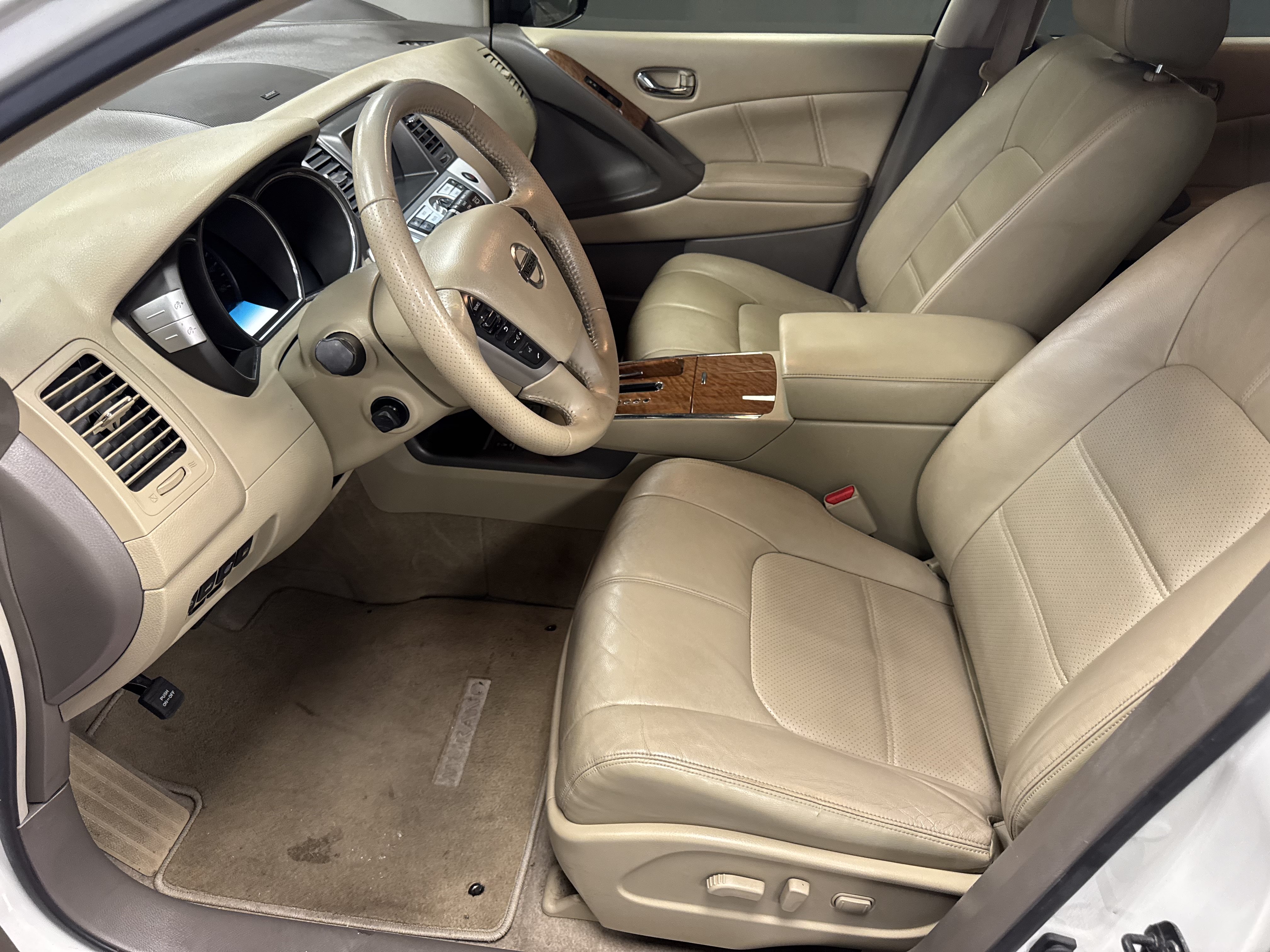 Used 2014 Nissan Murano LE w/ Platinum Edition Package AWD/4WD image 9