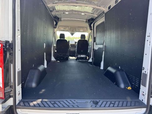 New 2026 Ford Transit 250 148 Medium Roof w/ Load Area Protection Package RWD image 12