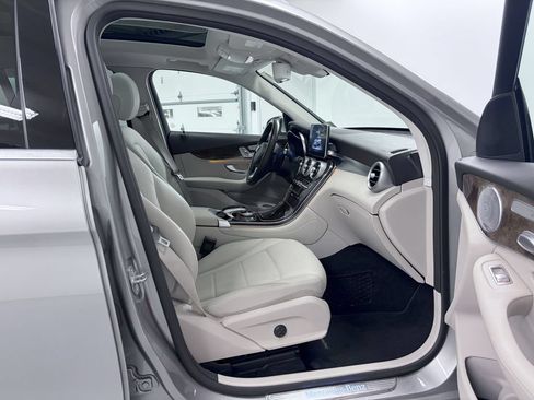 Used 2019 Mercedes-Benz GLC 300 image 16