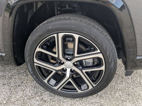 Used 2024 Jeep Compass Limited w/ Elite Group AWD/4WD image 15