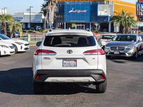 Used 2022 Toyota Corolla Cross LE image 10