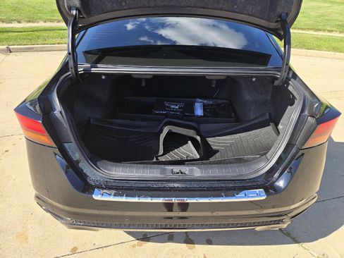 Used 2023 Nissan Altima 2.5 SL FWD image 9