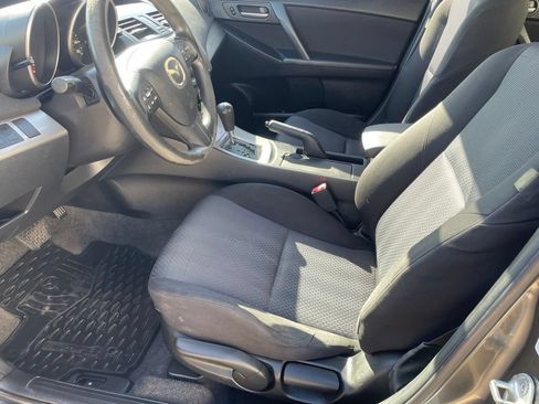 Used 2010 MAZDA MAZDA3 i Touring FWD image 9