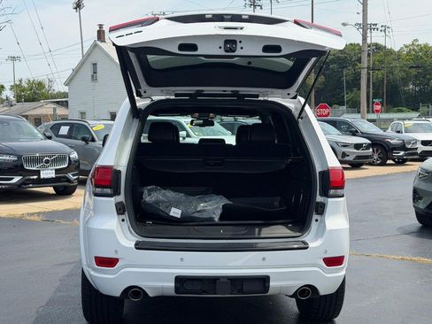 Used 2015 Jeep Grand Cherokee Altitude AWD/4WD image 5