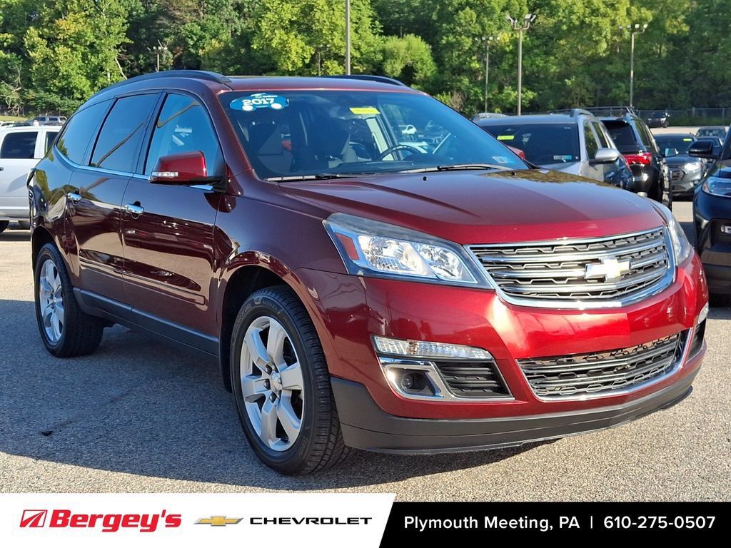 Used 2017 Chevrolet Traverse LT w/ Style and Technology Package AWD/4WD image 2