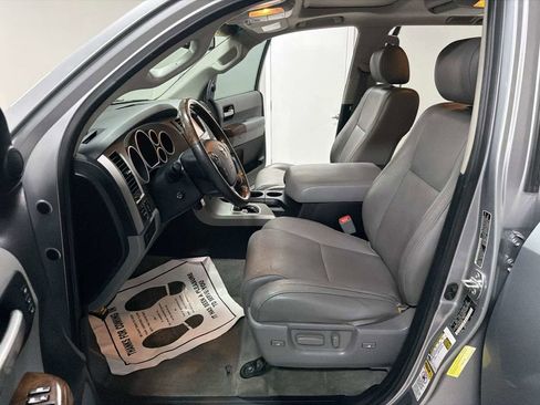 Used 2010 Toyota Sequoia Platinum image 11