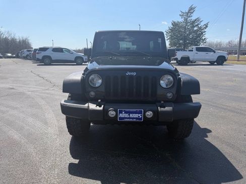 Used 2018 Jeep Wrangler Unlimited Sport S image 3