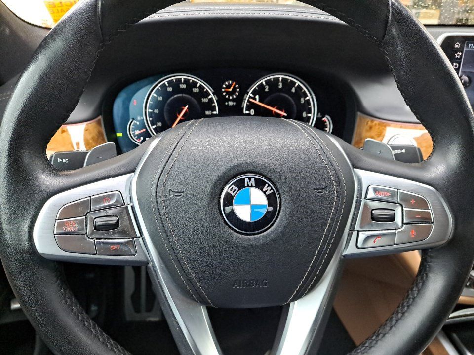 Used 2016 BMW 750i RWD image 26