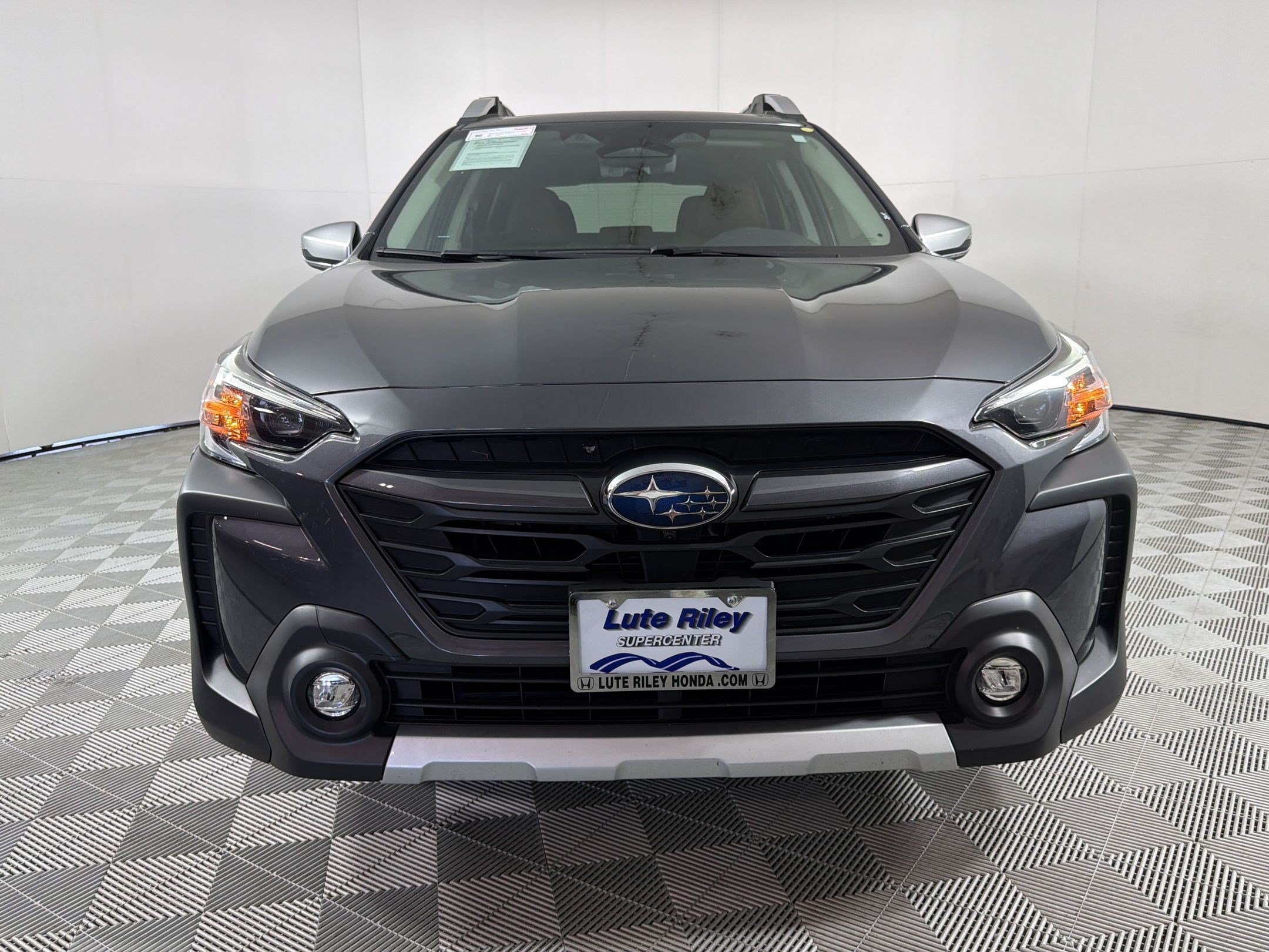 Used 2025 Subaru Outback Touring AWD/4WD image 6