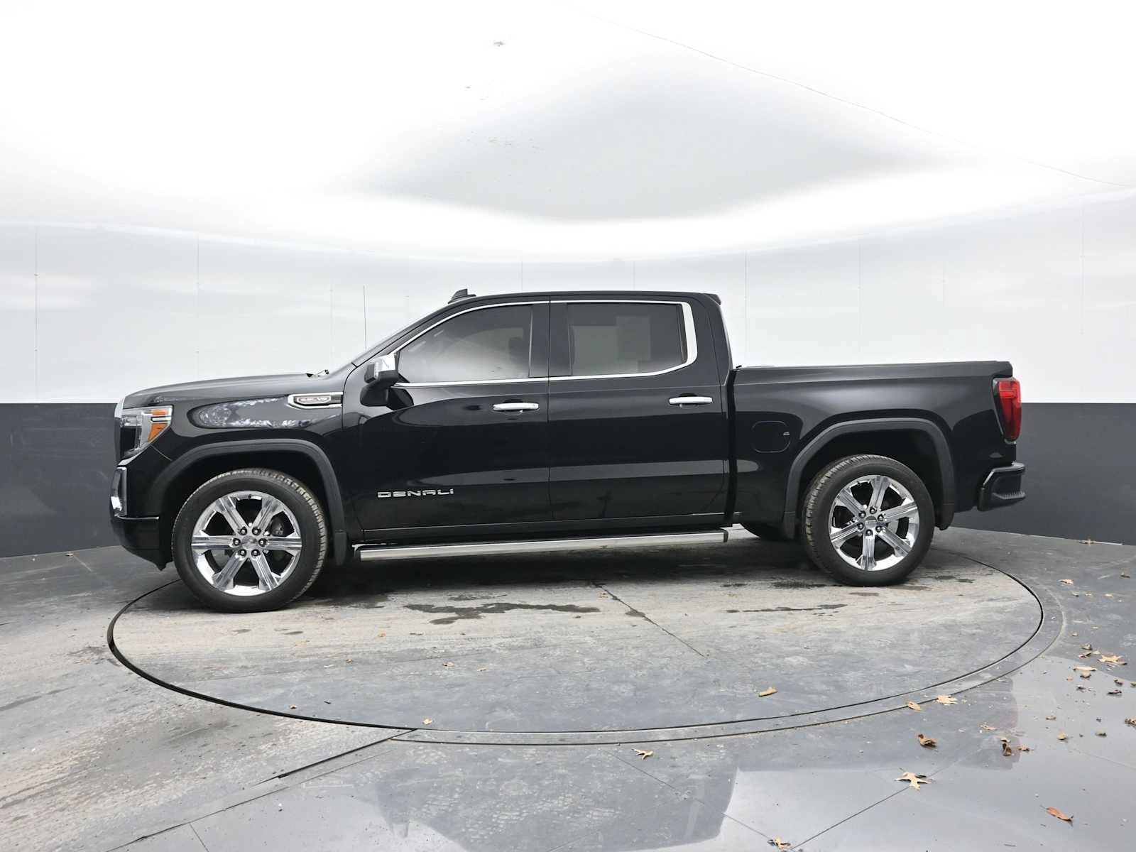 Used 2019 GMC Sierra 1500 Denali w/ Denali Ultimate Package AWD/4WD image 3