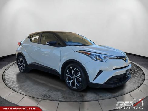 Used 2019 Toyota C-HR XLE image 7
