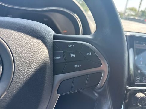 Used 2019 Jeep Grand Cherokee Limited w/ Luxury Group II AWD/4WD image 27