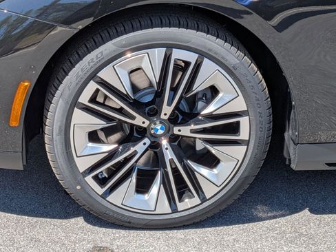 New 2026 BMW 530i xDrive w/ Premium Package AWD/4WD image 10