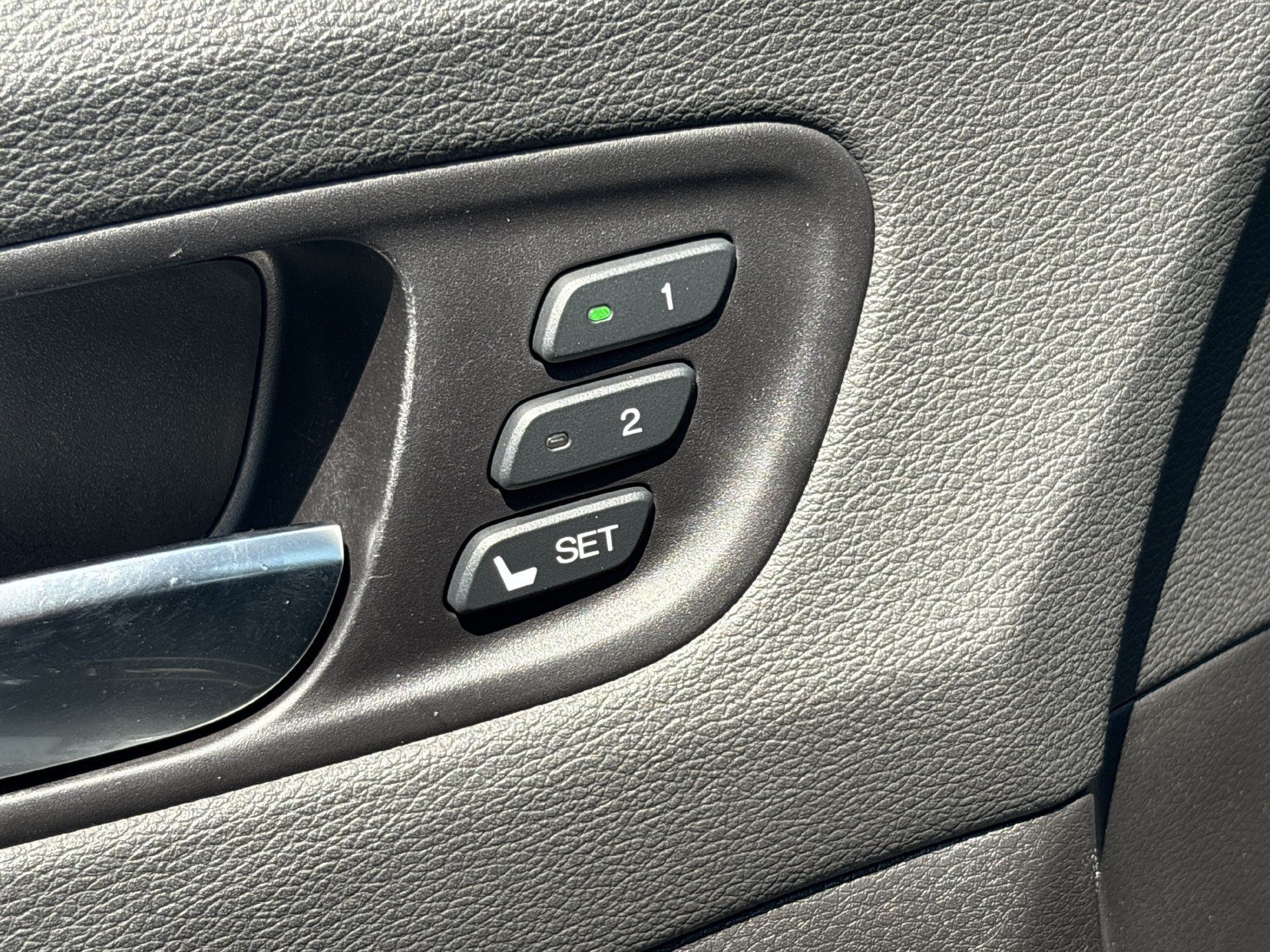 Used 2020 Acura MDX w/ Technology Package FWD image 17