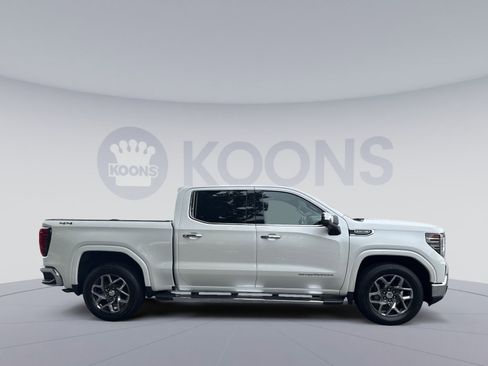 Used 2022 GMC Sierra 1500 SLT w/ SLT Convenience Package AWD/4WD image 8