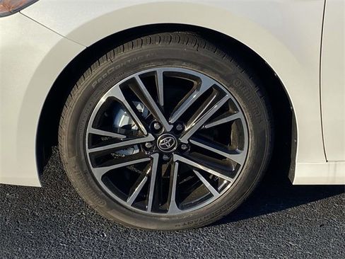 Used 2025 Toyota Camry XLE image 10