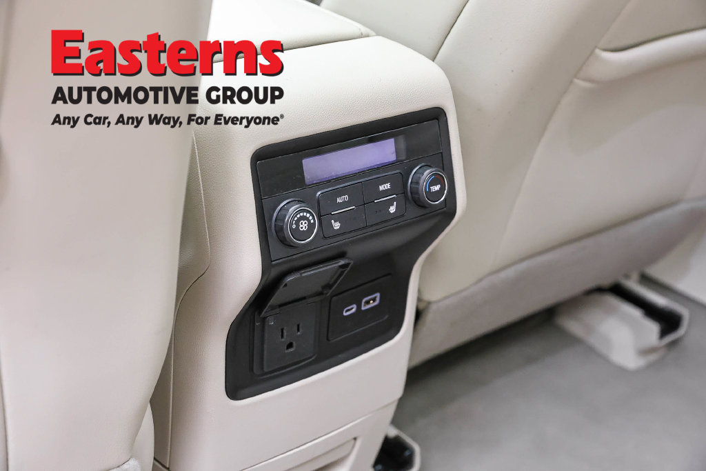 Used 2022 GMC Acadia Denali w/ Denali Technology Package AWD/4WD image 29
