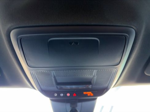 Used 2025 GMC Acadia Elevation image 27