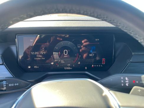 Used 2025 GMC Acadia Elevation image 15