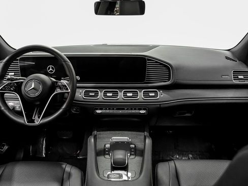 Used 2024 Mercedes-Benz GLS 450 4MATIC image 13