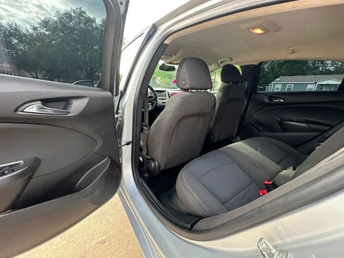 Used 2018 Chevrolet Cruze LS FWD image 15