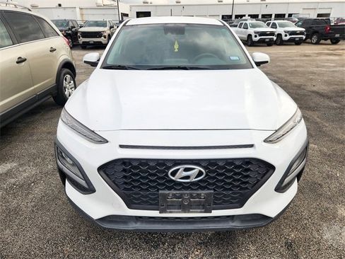 Used 2021 Hyundai Kona SE image 2
