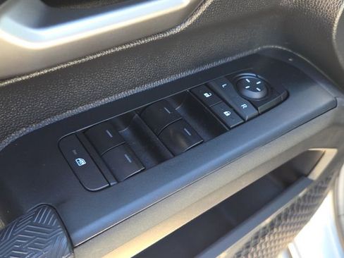 Used 2024 Toyota Tacoma TRD Sport AWD/4WD image 19