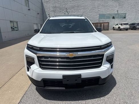 Certified 2024 Chevrolet Traverse LT AWD/4WD image 2